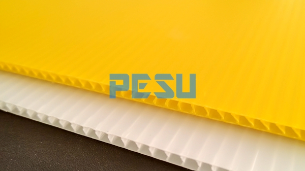 Yellow and white PP corrugated plastic sheet, polypropylene hollow board for yard signs and outdoor advertising